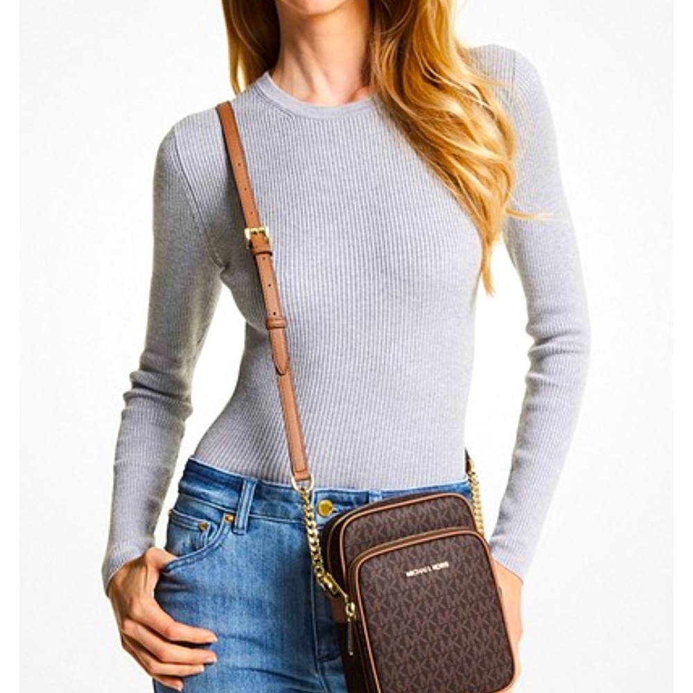 Jet Set Travel Medium Logo Crossbody Bag
